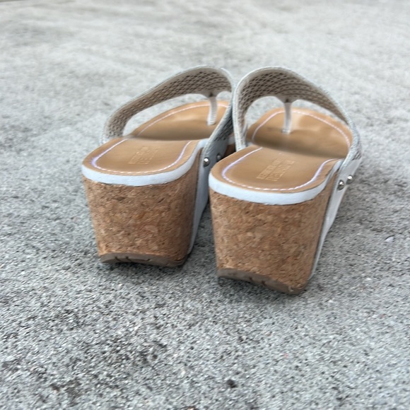 EUC Kenneth Cole wedge sandals - Picture 3 of 5